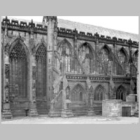 Lichfield Cathedral, photo by Heinz Theuerkauf,7.jpg